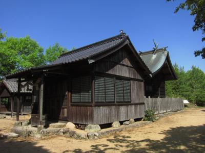 宗形神社 拝殿と本殿