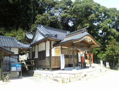 石上布都魂神社 拝殿