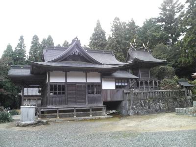 星神社 拝殿と本殿