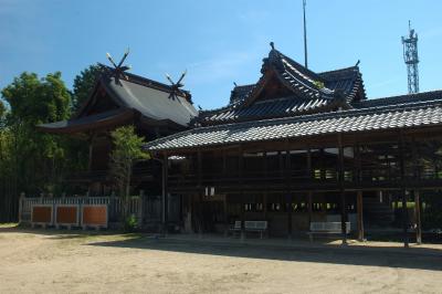 葦守八幡宮 拝殿と本殿