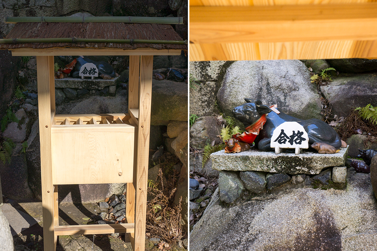 天満宮の拝所と牛像