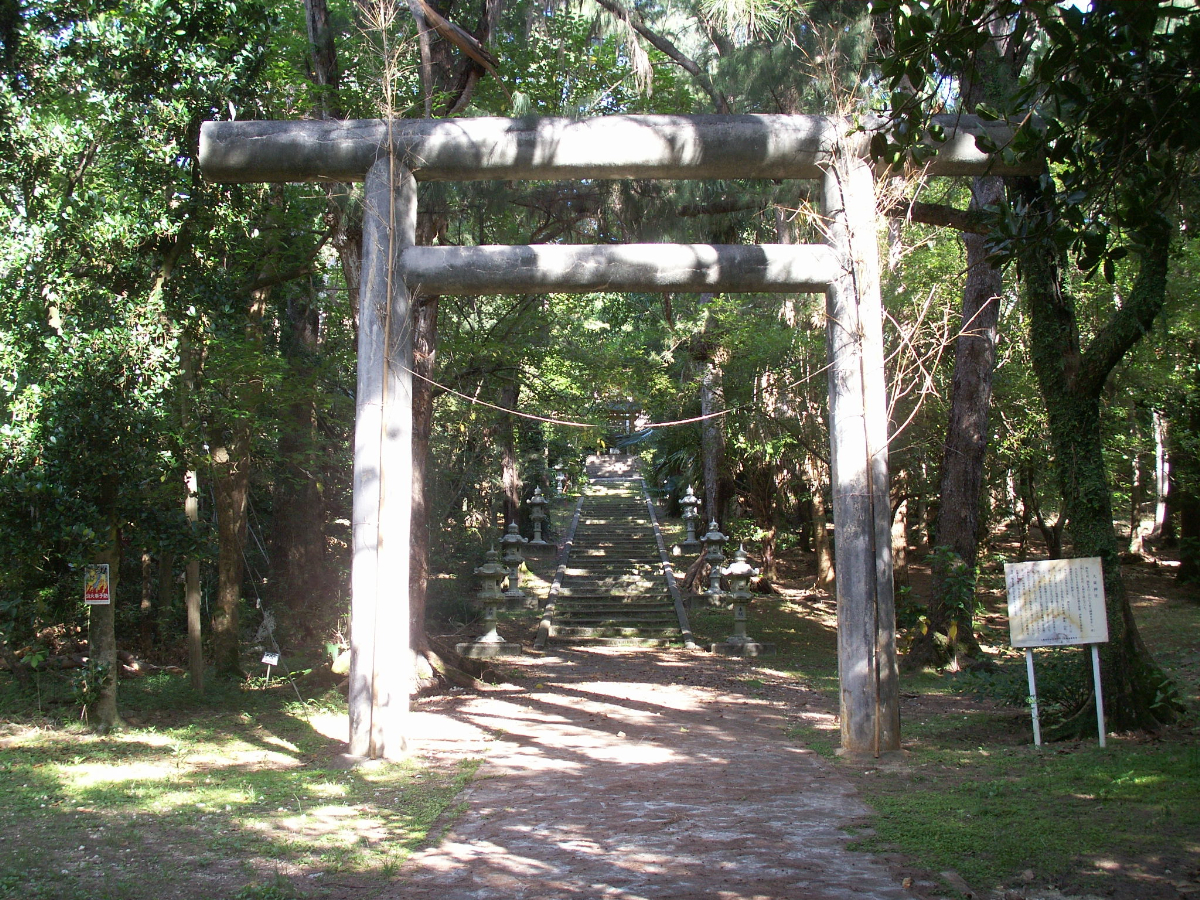 鳥居と石段