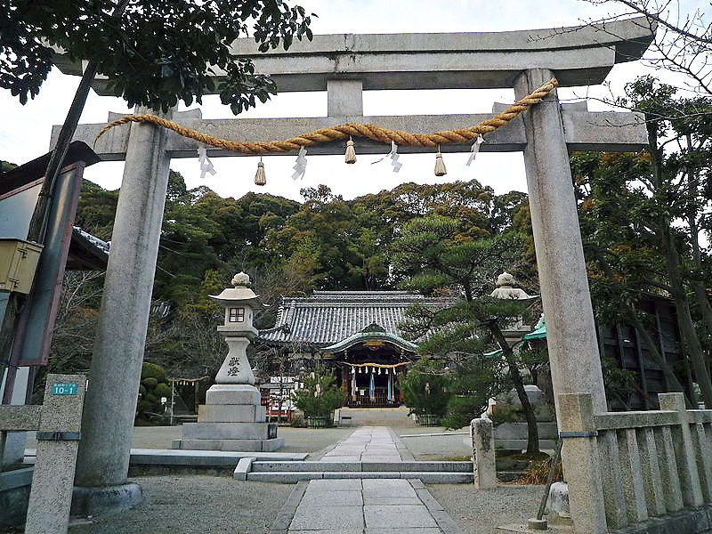 鳥居と拝殿