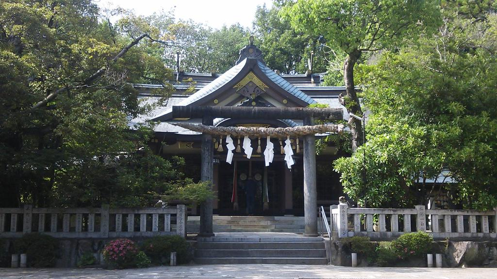 鳥居と拝殿