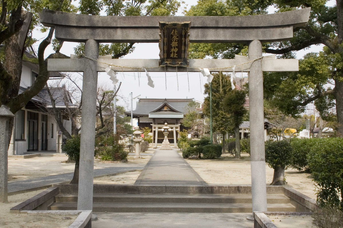 鳥居と拝殿