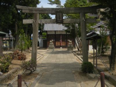 女九神社 鳥居と拝殿