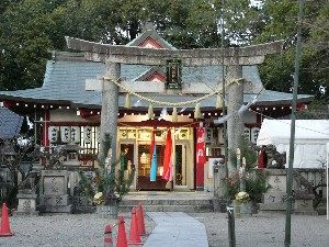 鳥居と拝殿