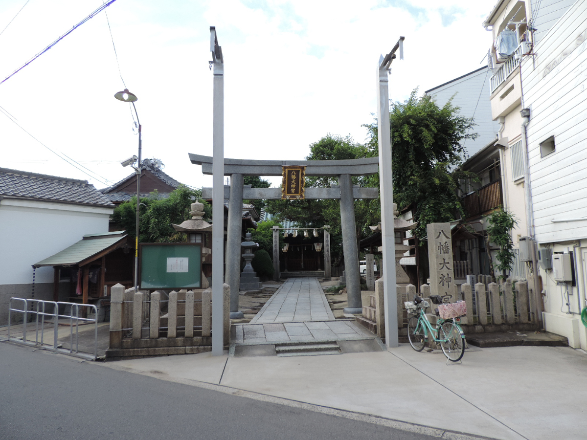 鳥居と拝殿