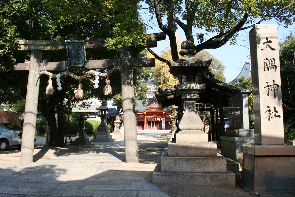 鳥居と社号標