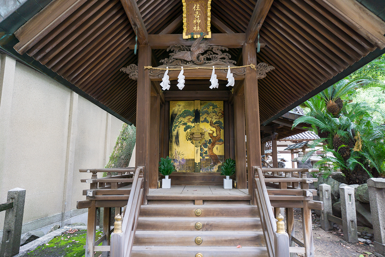 大阪天満宮 住吉社 社殿正面の扉の蒔絵