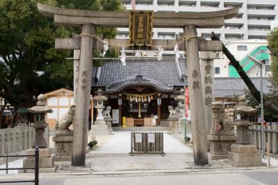富島神社 鳥居と拝殿