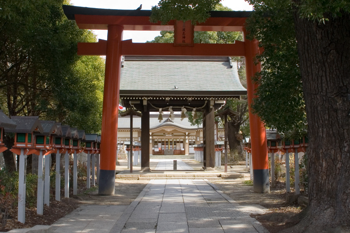 鳥居と拝殿