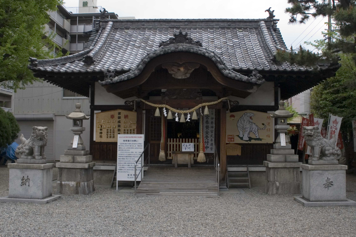 拝殿