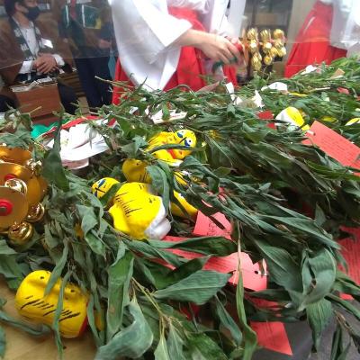 少彦名神社 神農祭で授与される大量の張り子の虎
