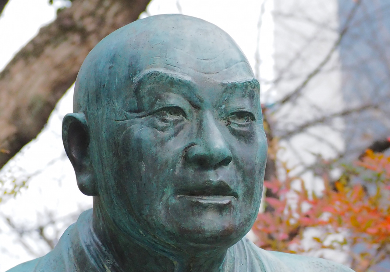 生國魂神社 井原西鶴坐像 顔