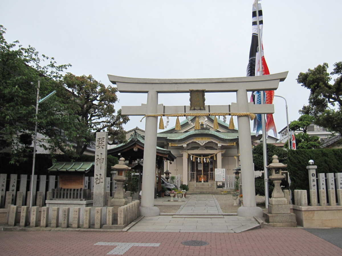 鳥居と拝殿