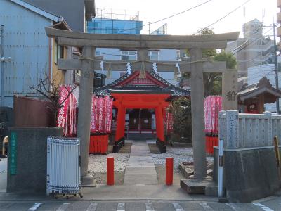 赤手拭稲荷神社 鳥居と拝殿