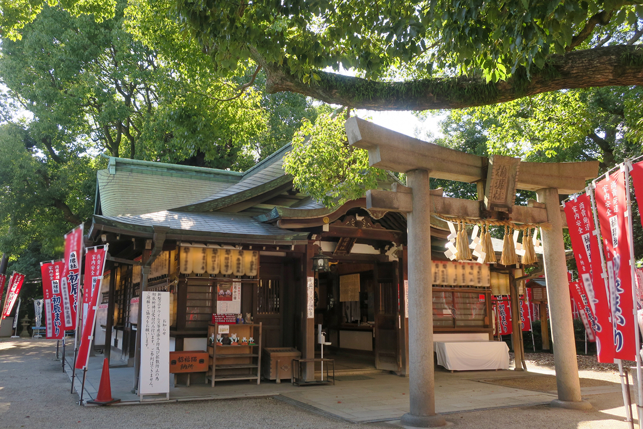 楠珺社 鳥居と社殿