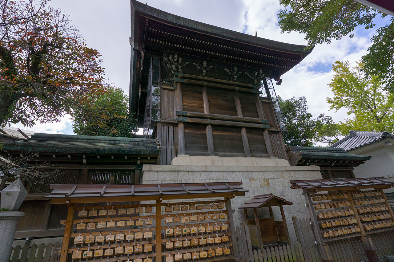 石切剣箭神社 本殿裏