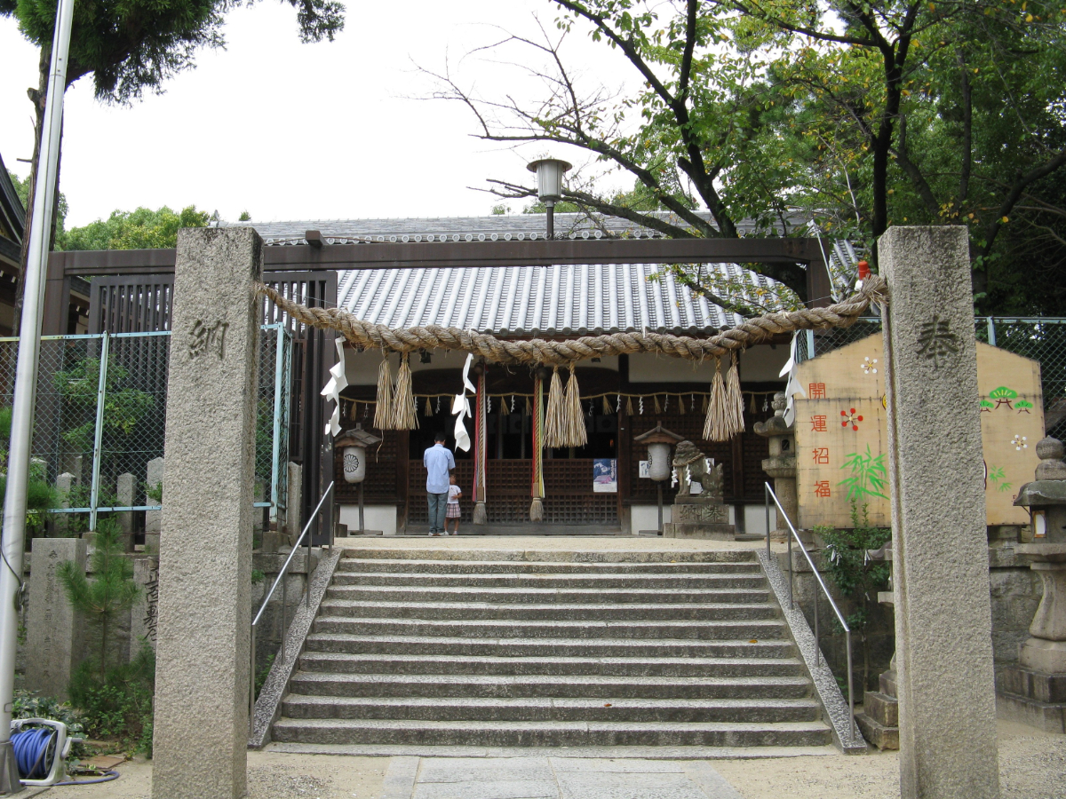鳥居と拝殿