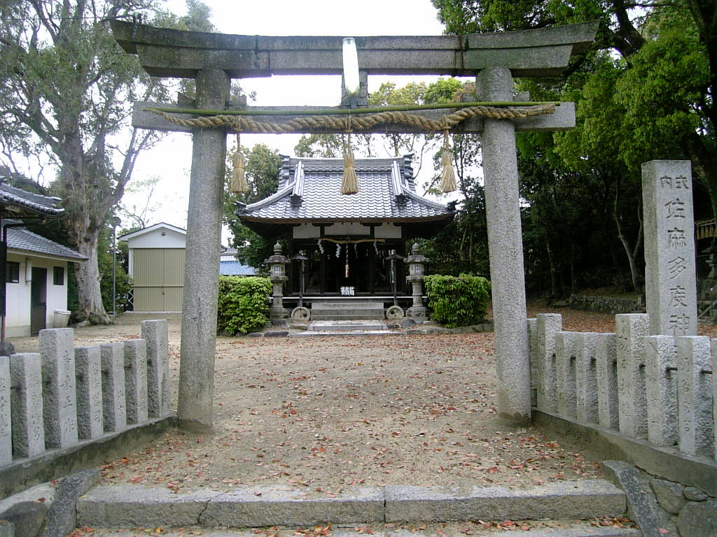 鳥居と拝殿