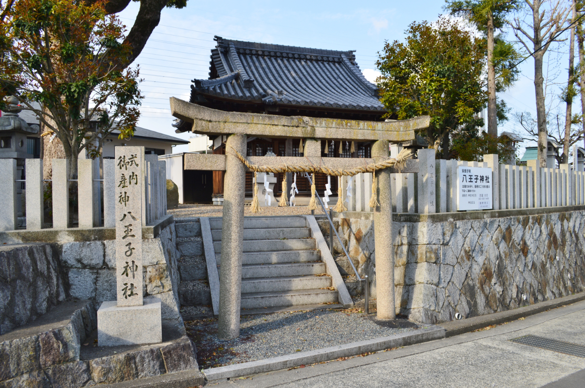 鳥居と拝殿