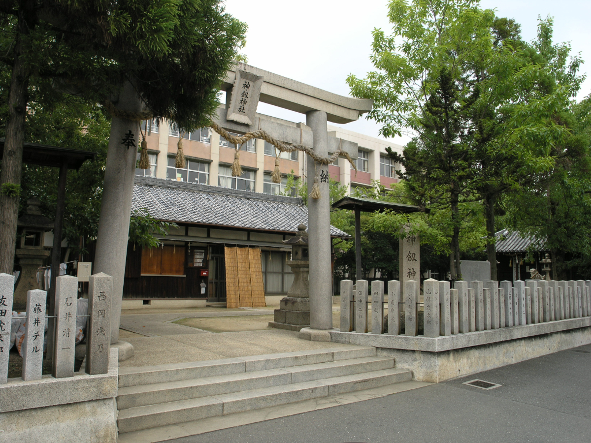鳥居