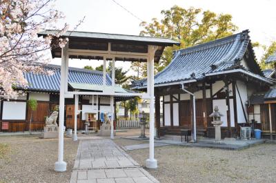 樟本神社 境内