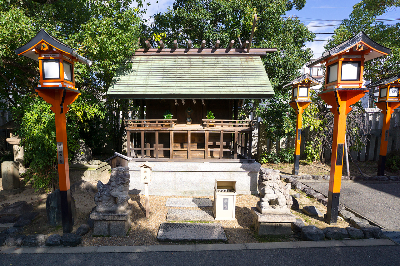 神明社 社殿