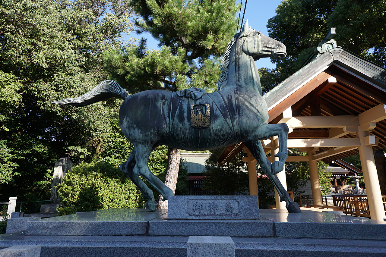 神馬像