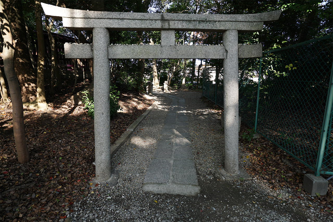奥宮の鳥居