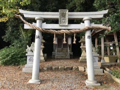 利雁神社 鳥居と社殿