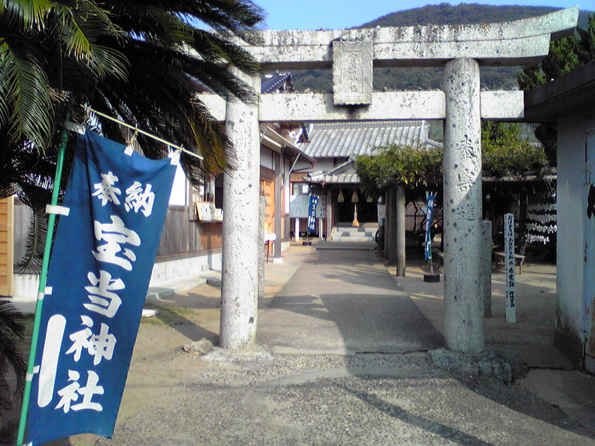 鳥居と拝殿