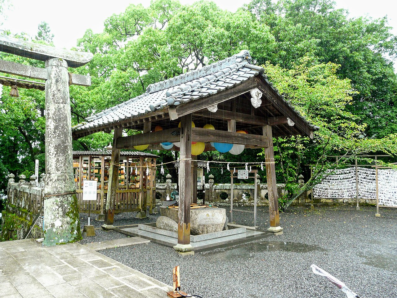 一の鳥居の手水舎
