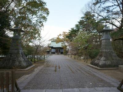 志賀神社 灯篭と拝殿