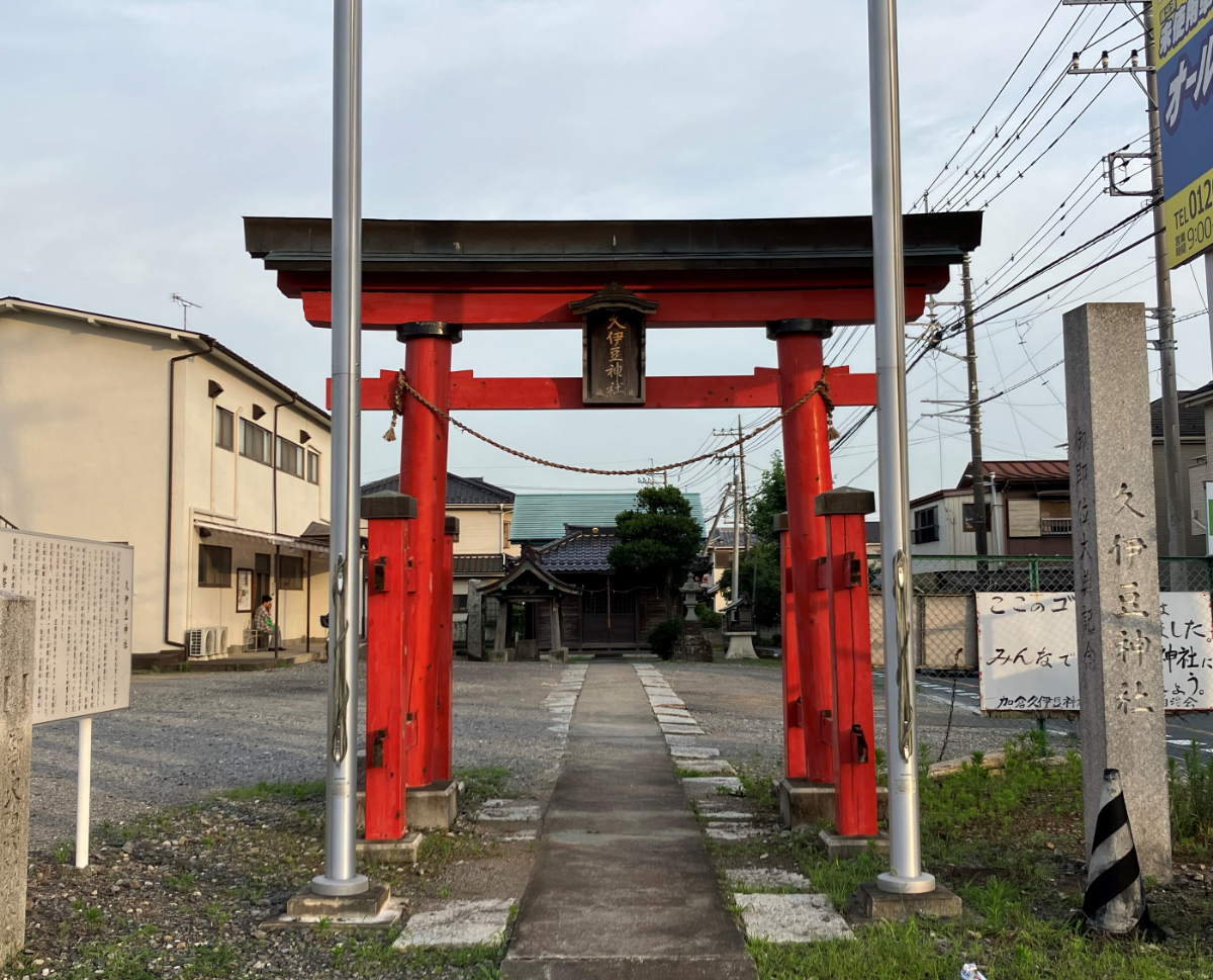 鳥居と拝殿