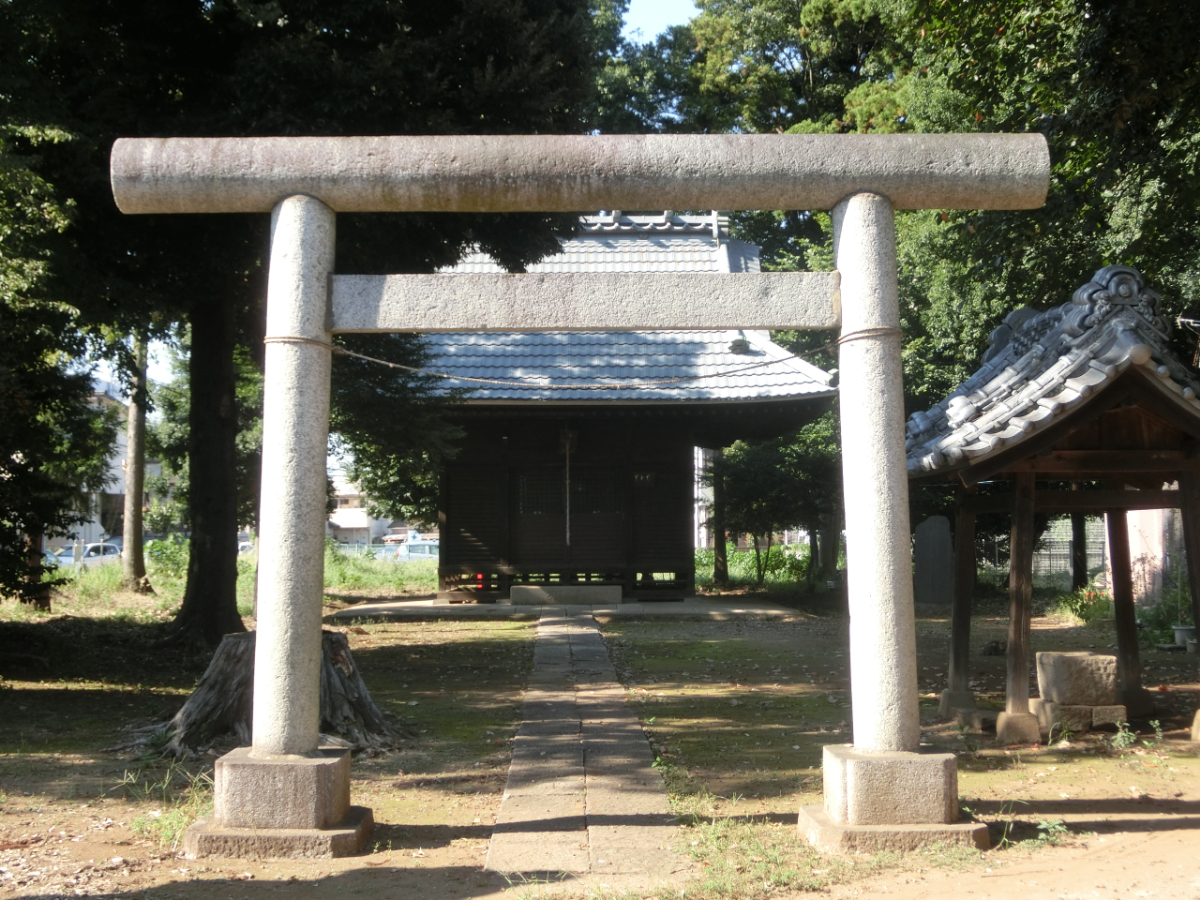 鳥居と拝殿
