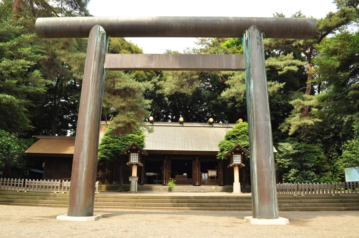 鳥居と拝殿