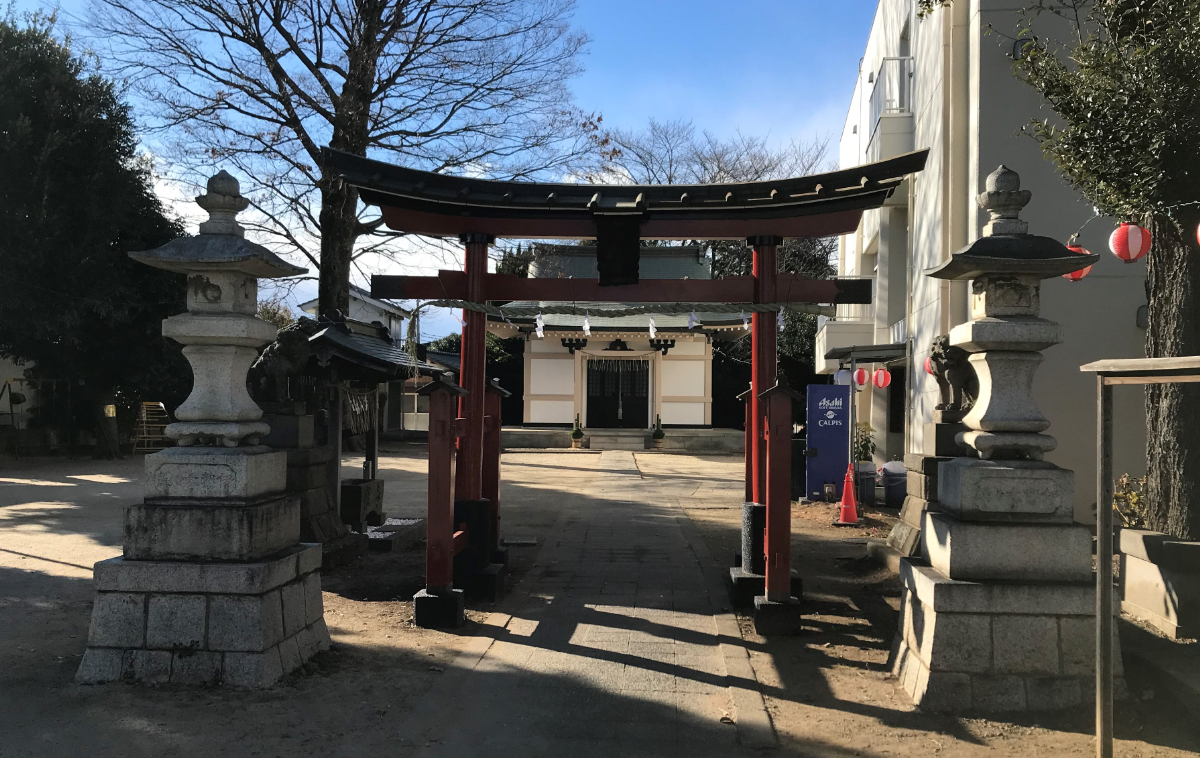 鳥居と拝殿