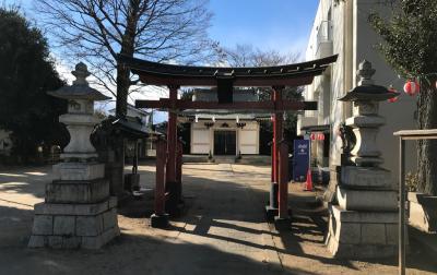 氷川神社 鳥居と拝殿
