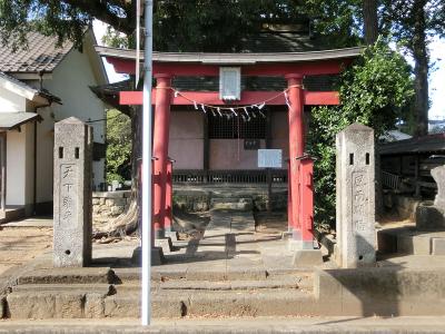 稲荷社 鳥居と拝殿