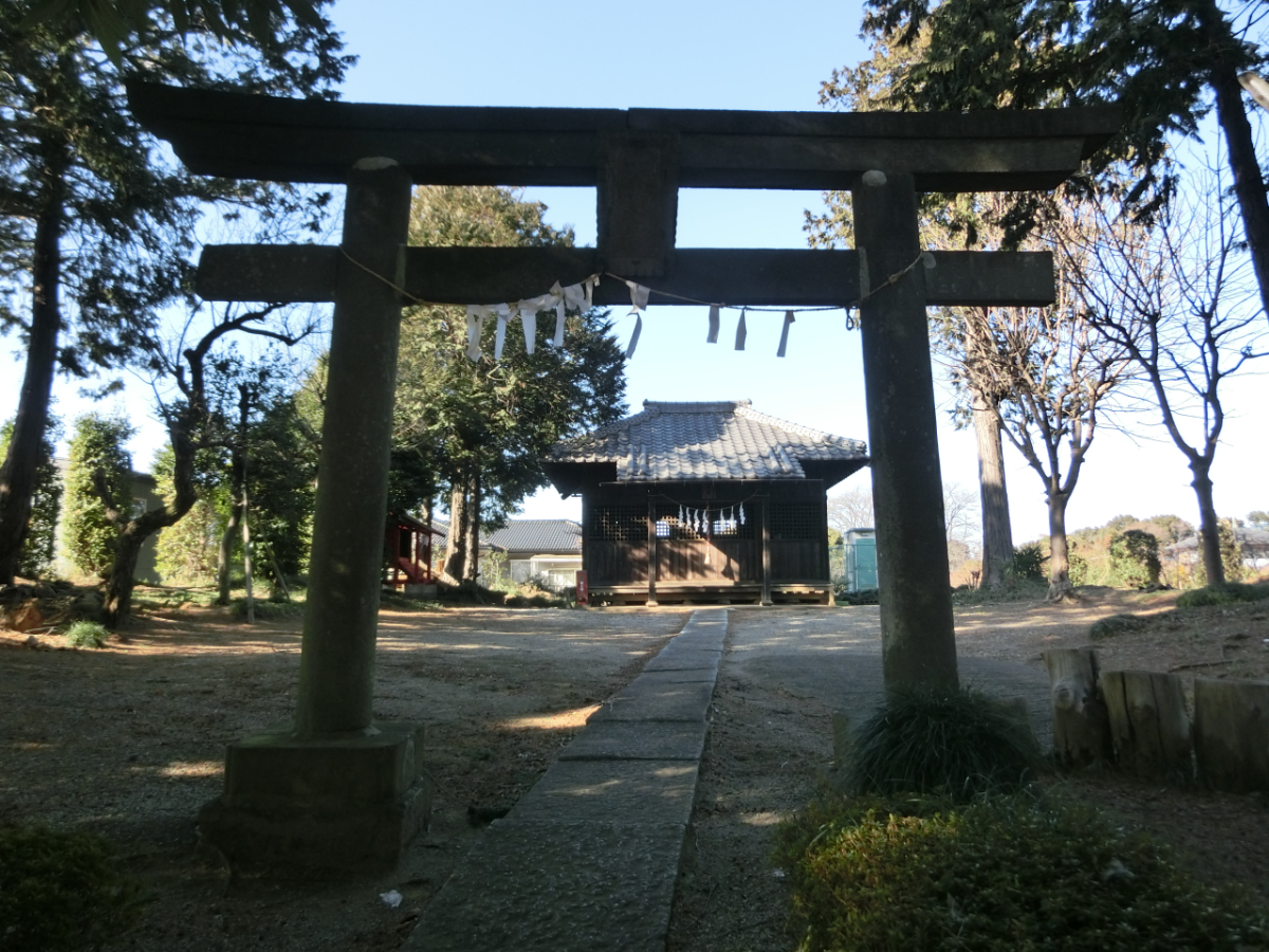 鳥居と拝殿