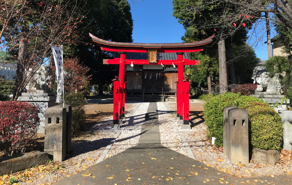鳥居と拝殿