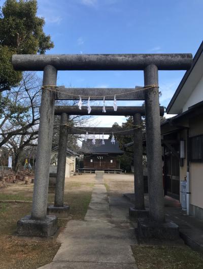 神明神社 鳥居と拝殿
