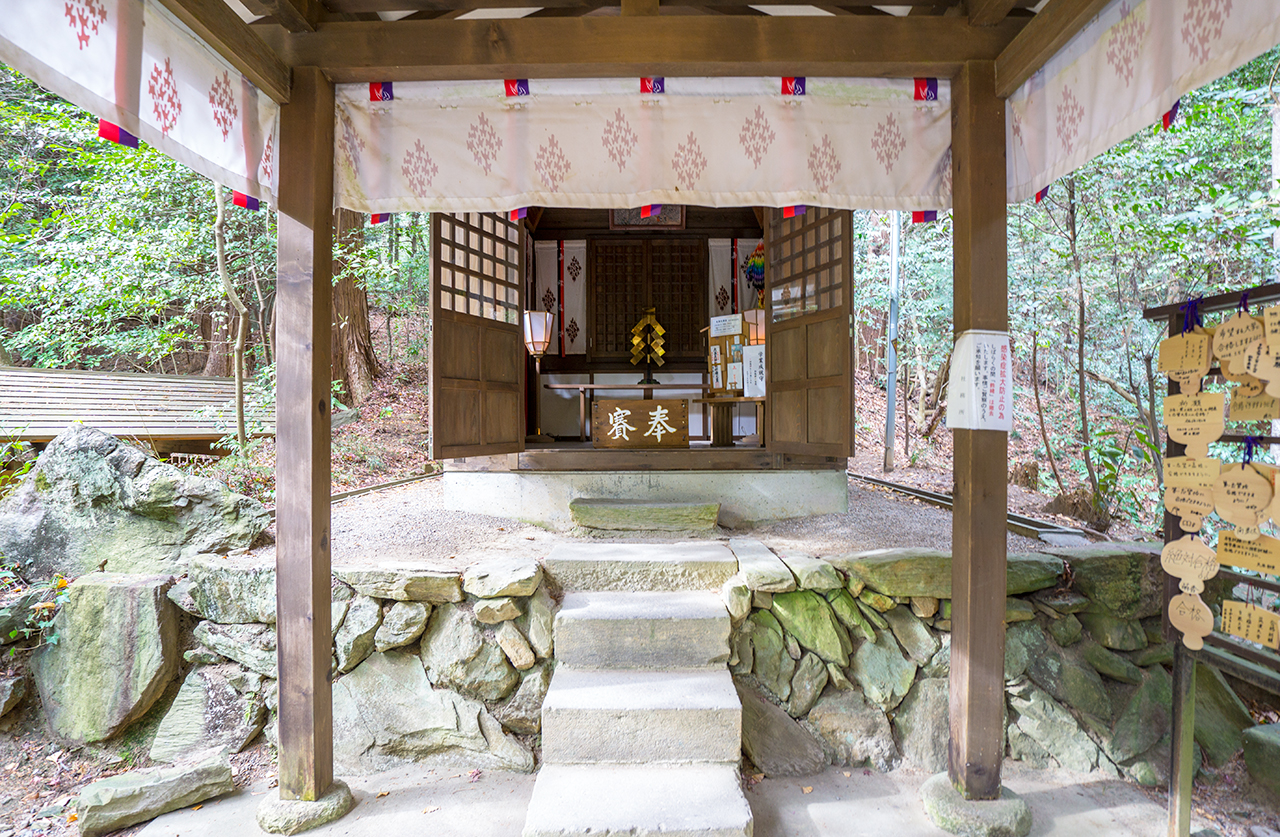 宝登山神社 天満天神社 社殿前