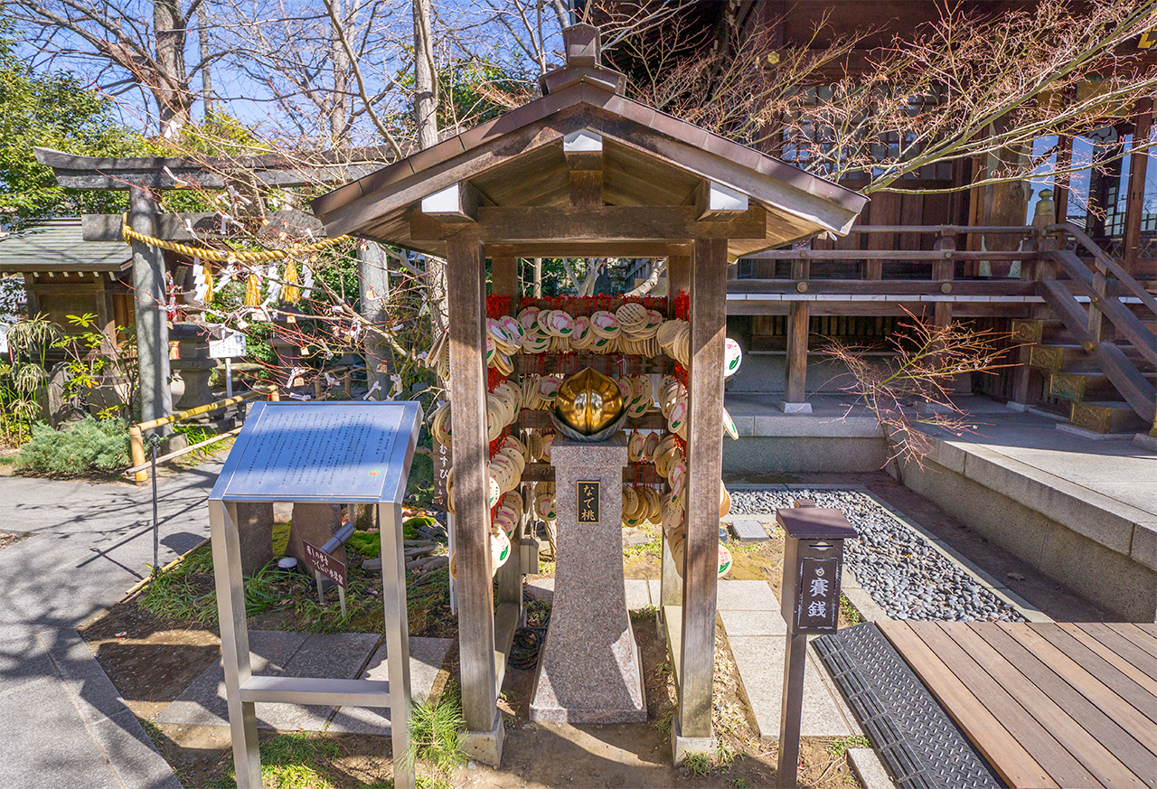 行田八幡社 なで桃