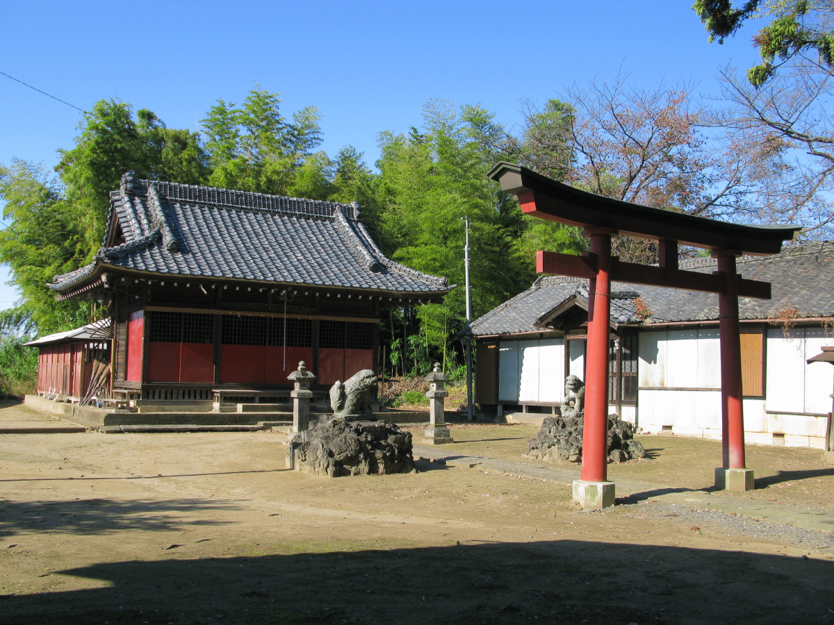 鳥居と拝殿