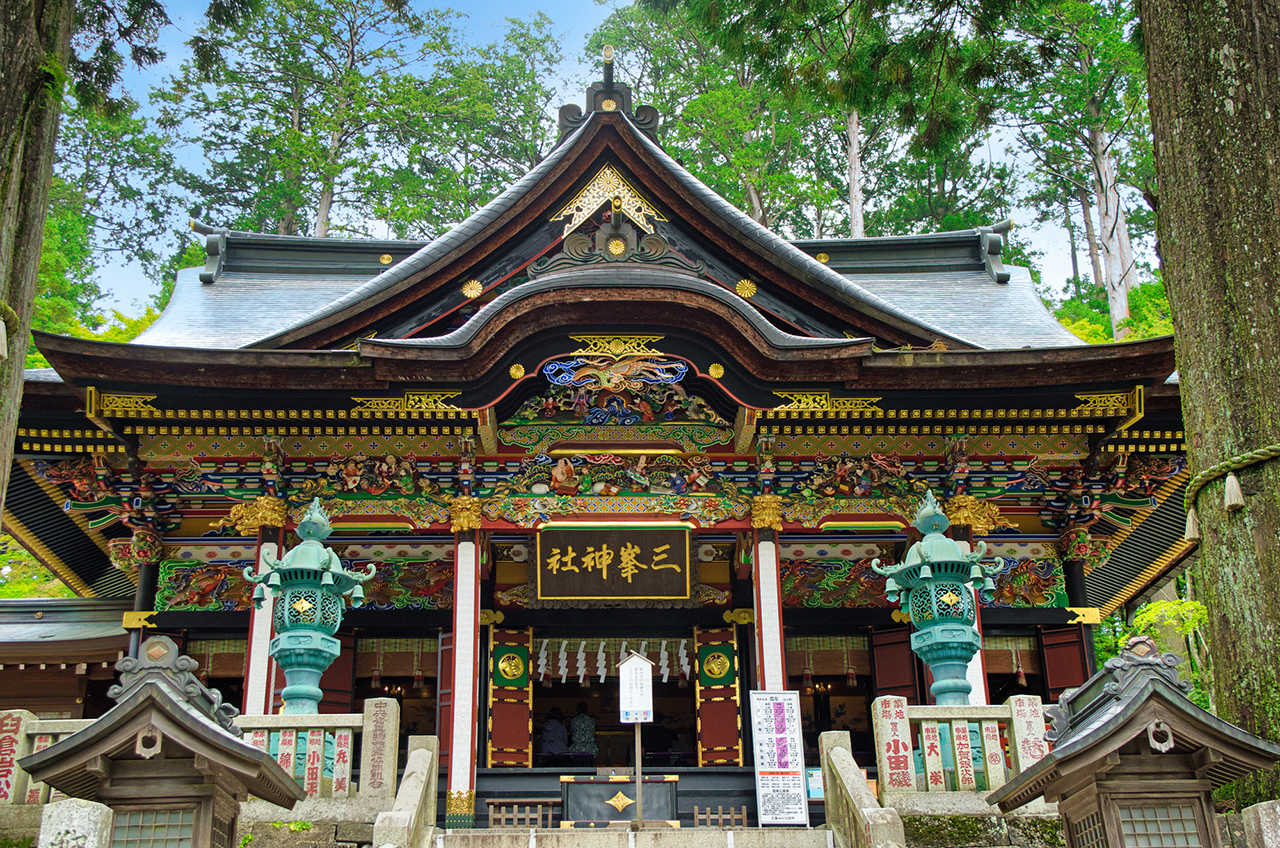 三峯神社 拝殿 正面