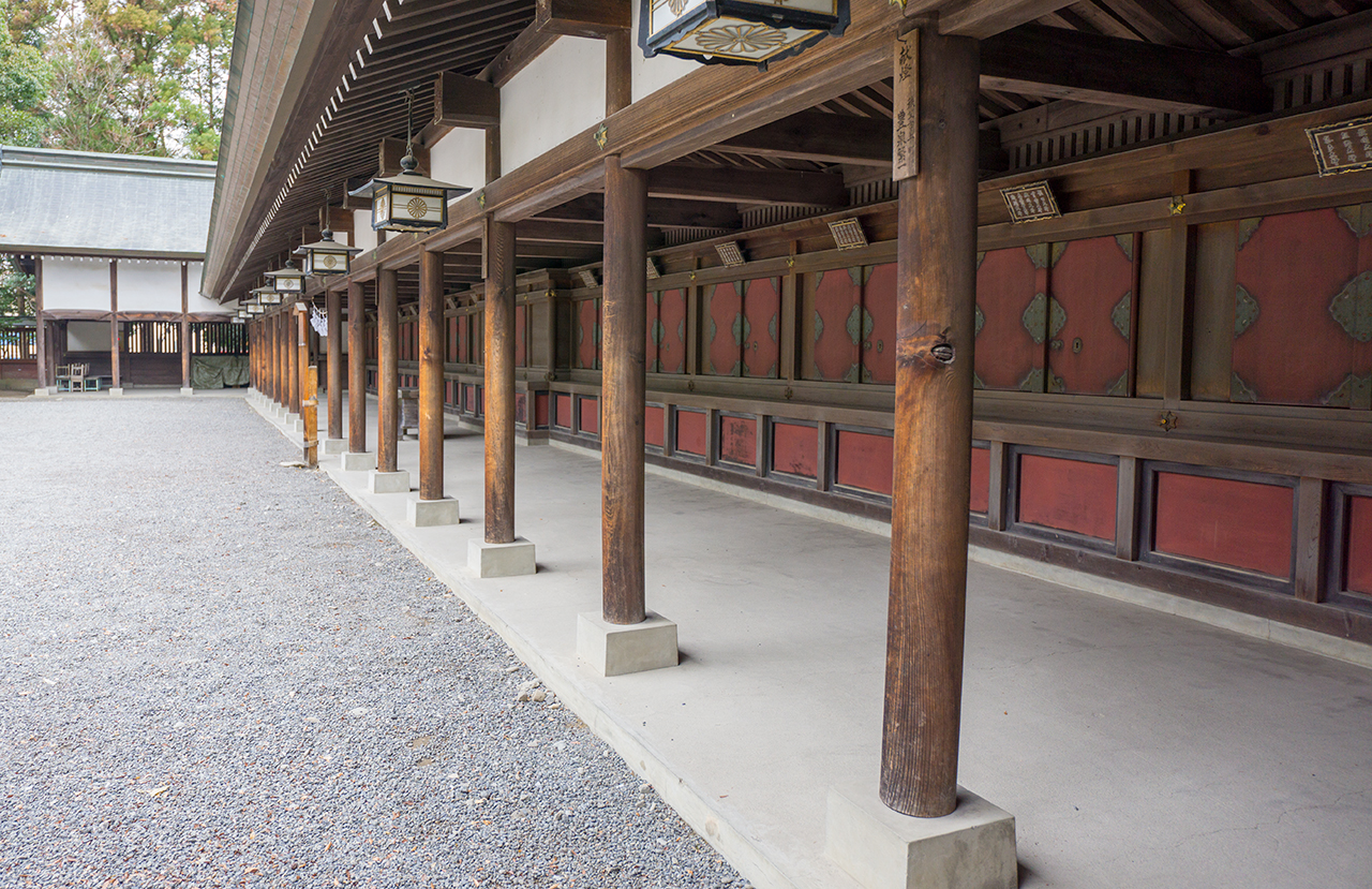 秩父神社 天神地祇社 社殿斜め