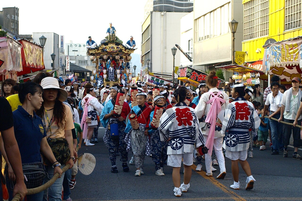 秩父川瀬祭 巡行の様子